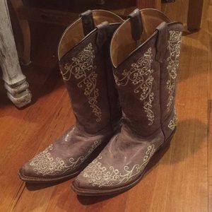Corral boots